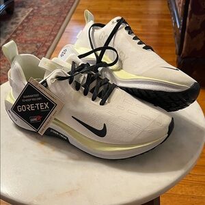 Brand New Women Nike ReactX Infinity Run 4 GTX Gore-Tex Ivory FB2197-100 Size 8